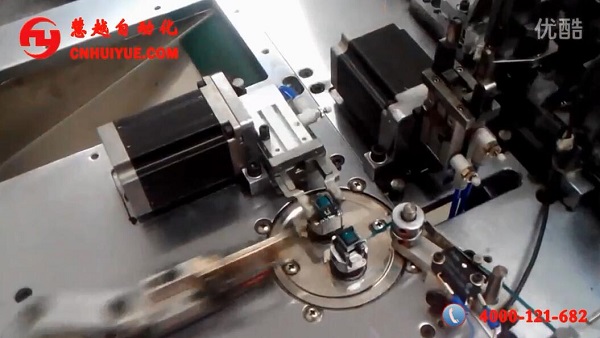 全自動磁芯組裝包膠機(jī)實物圖 全自動磁芯組裝包膠機(jī)實物圖