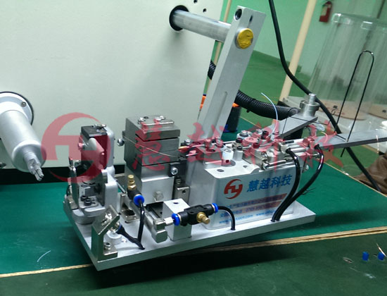 小號變壓器自動穿套管機(jī)適用19L到14L套管 小號變壓器自動穿套管機(jī)適用19L到14L套管